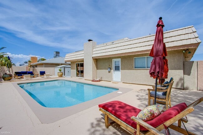 Building Photo - 4 br, 2 bath House - 1012 Eugene Cernan St...