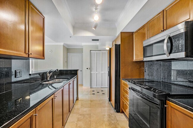 Kitchen - 99 SE Mizner Blvd