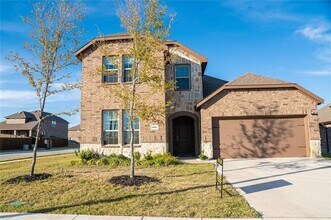 Building Photo - 518 Saddle Club Way