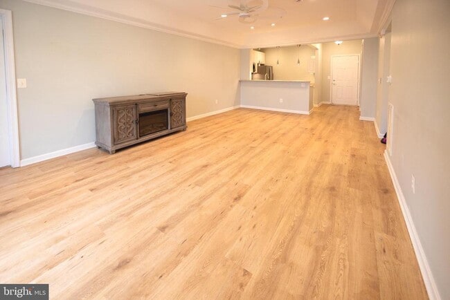 Foto del edificio - 8612 Fluttering Leaf Tr