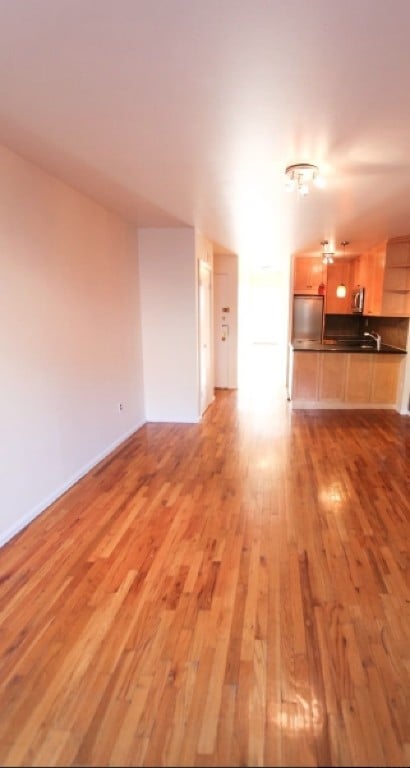 Primary Photo - 270 E 10th St