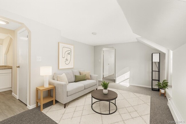 Building Photo - 174 Mills Pond Rd