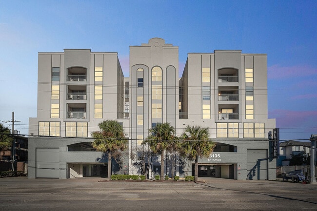 15_3135_Highland_Rd_Baton_Rouge_LA_70802-Exterior-A7304466 - Altitude Baton Rouge