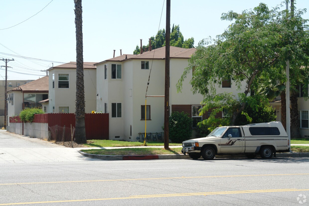 1711 N Glenoaks Blvd, Burbank, CA 91504 Apartments Burbank, CA