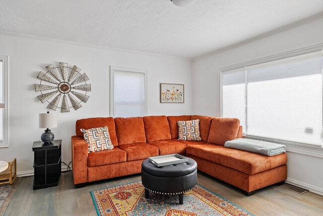 Building Photo - 201 Weller Ave Building Photo - 201 Weller Ave