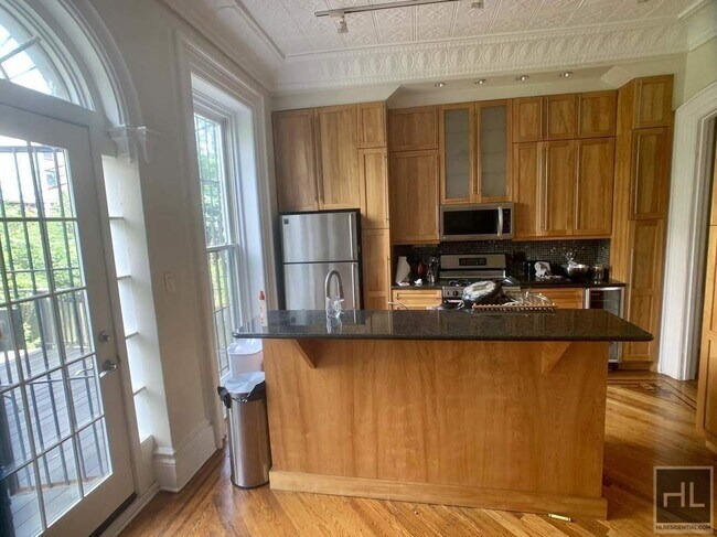 Foto del edificio - 363 BERGEN STREET 1