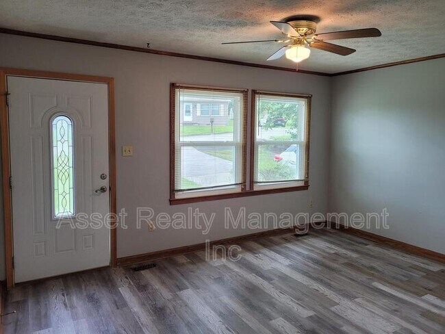 Building Photo - 3500 Duxbury Ln