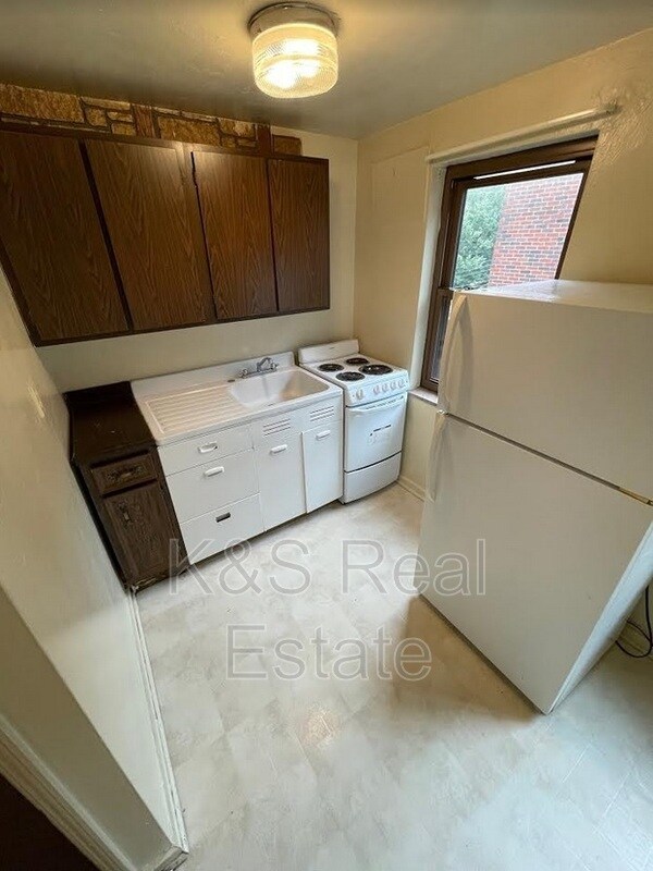 Foto del edificio - 115 Mt Lebanon Blvd