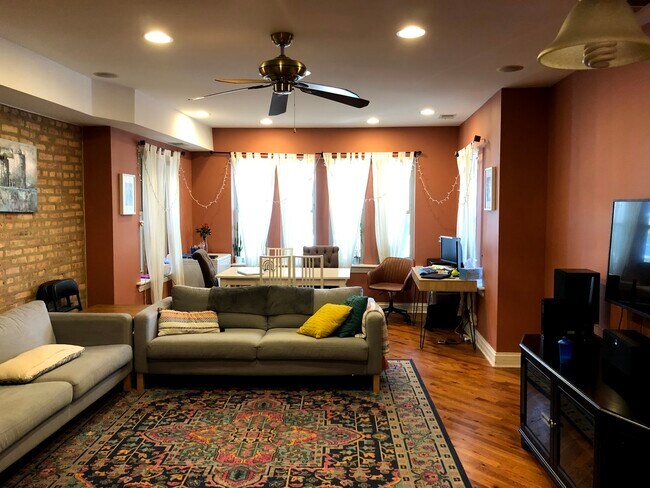 Foto del edificio - 6309 N Francisco Ave
