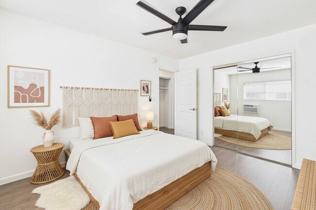 Foto del edificio - Reseda Apartments