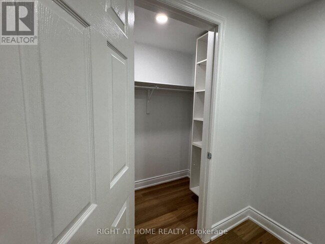Building Photo - 372 Winfield Terrace