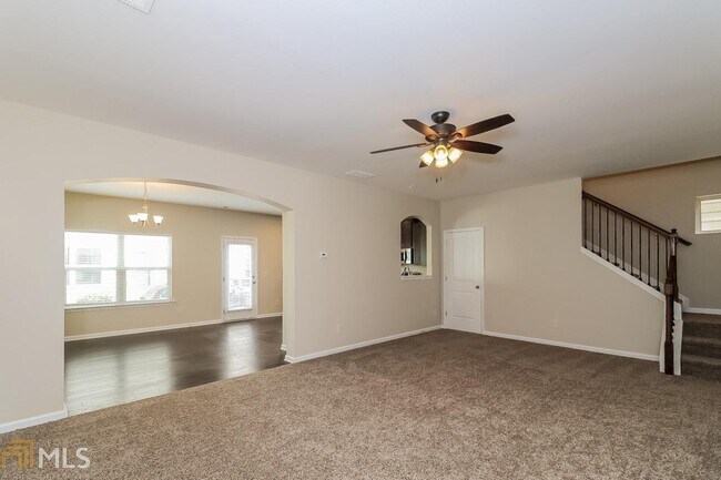 Building Photo - 703 Barberry Dr