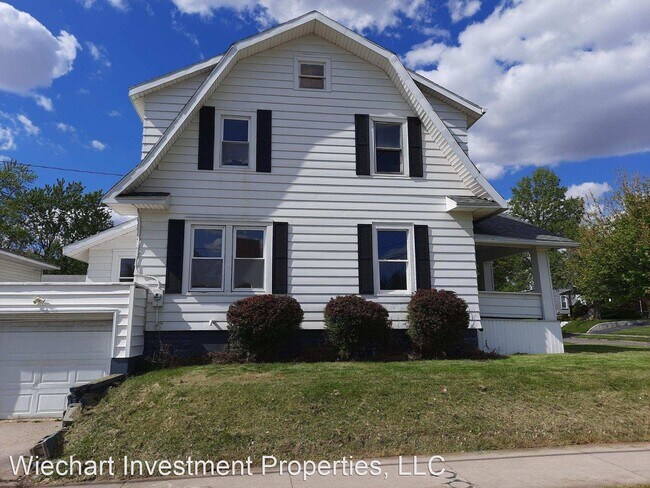 Building Photo - 3 br, 1 bath House - 405 N Kenilworth