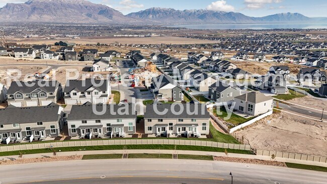 Foto del edificio - Brand New Townhome