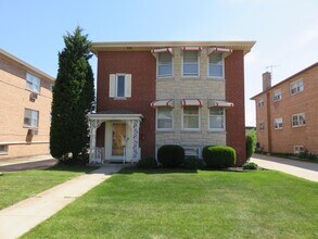 Building Photo - 8417 W Berwyn Ave