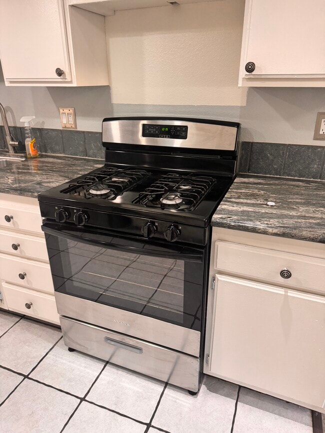 Foto del edificio - 2120 El Domingo Cir