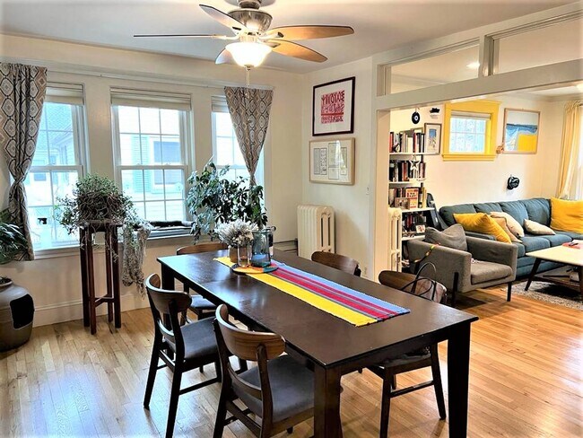 Foto del edificio - Boston Rental! A GREAT LOCATION to live in...