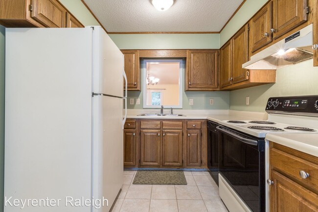 Building Photo - 2 br, 2 bath House - 2416 Mapleton Ln