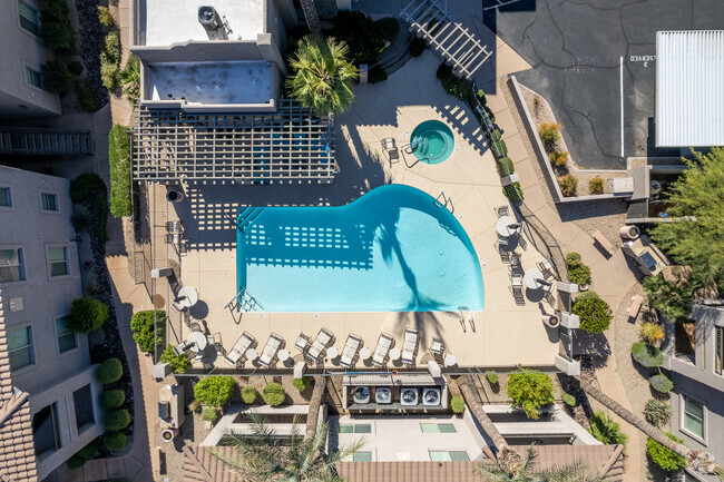 Pool - Eagles Landing Condominiums