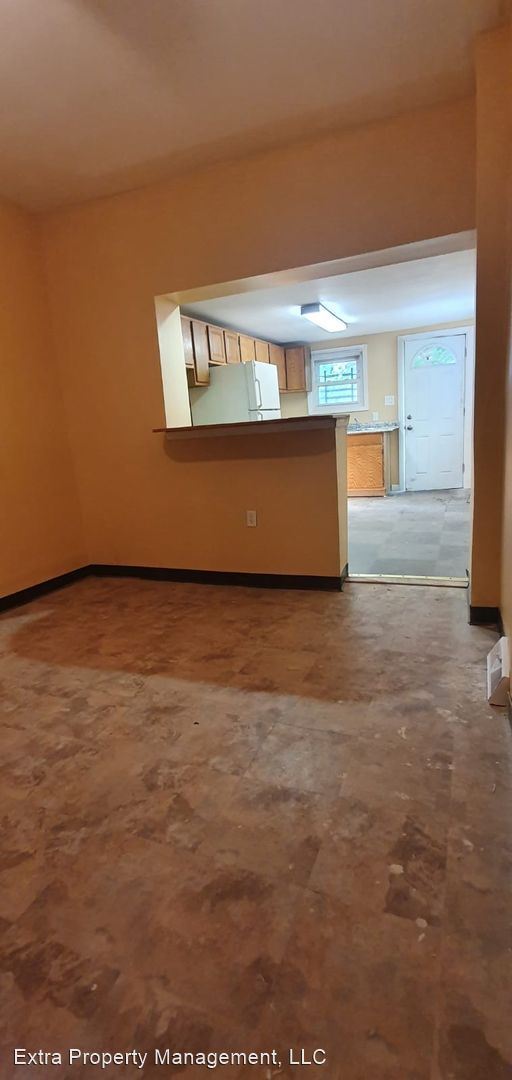 Building Photo - 4 br, 1 bath House - 104 Chambers Street