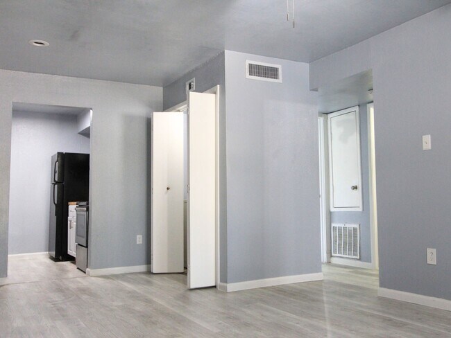 Building Photo - 260 El Dorado Blvd