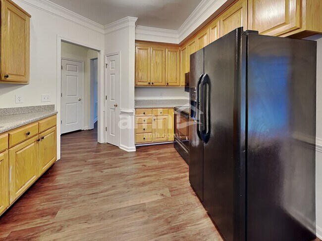 Foto del edificio - 1305 Groveland Trl