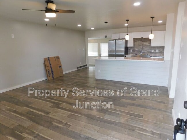 Photo - 317 N Coulson St House