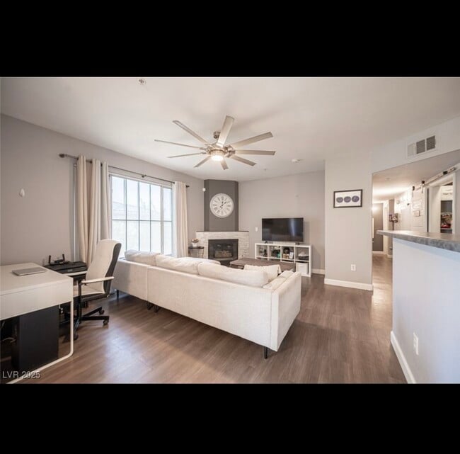 Building Photo - 7147 S Durango Dr