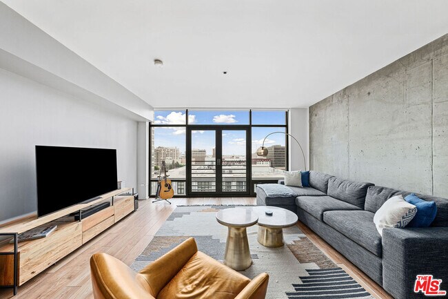 Building Photo - 1111 S Grand Ave