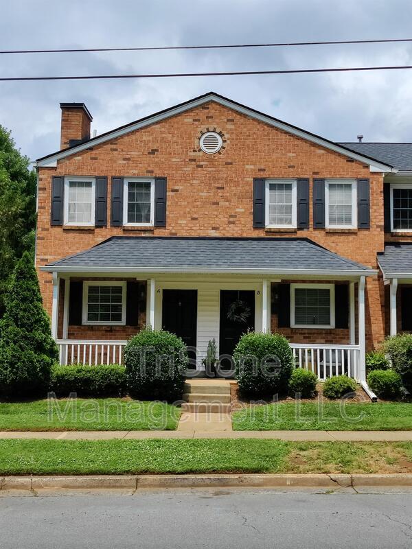 Primary Photo - 1210 Green Oaks Ln