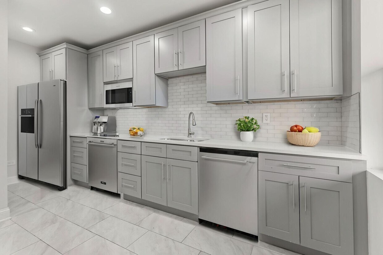 Foto principal - 615 E 60th St