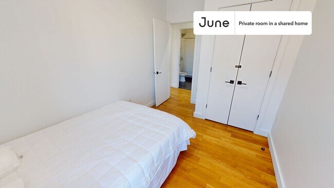 Foto del edificio - Room in Shared 5 bed/3 bath home