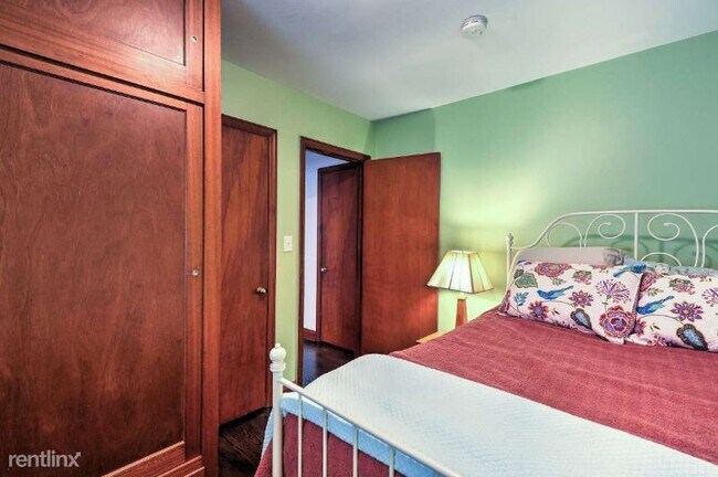 Building Photo - 2 br, 1.5 bath House - 26 fourth st