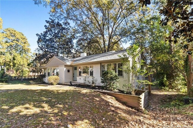 Building Photo - 505 Cross St