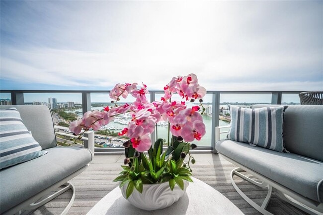 Foto del edificio - 1155 N Gulfstream Ave