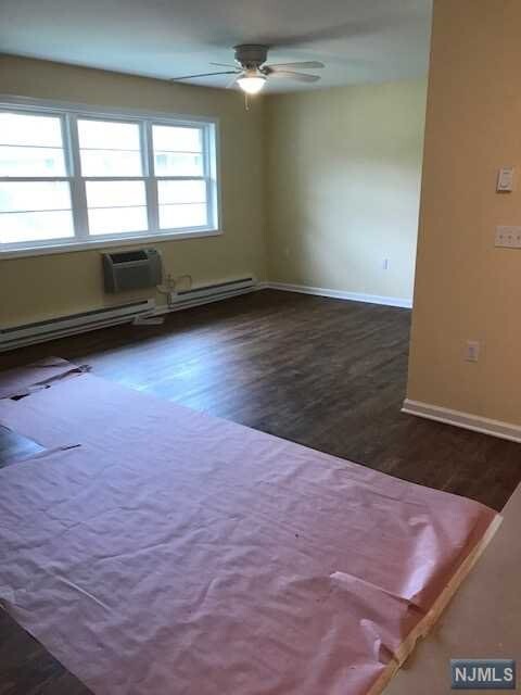 Foto del edificio - 213 N Maple Ave