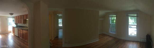 Building Photo - 1305 E Dayton St