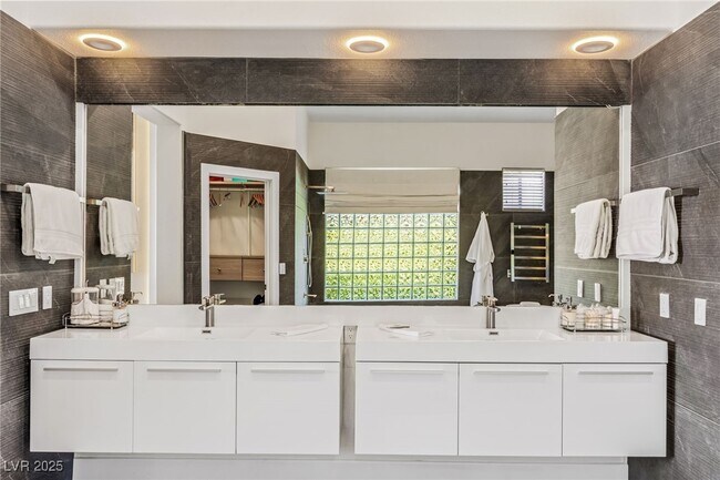 Foto del edificio - 404 Summer Mesa Dr