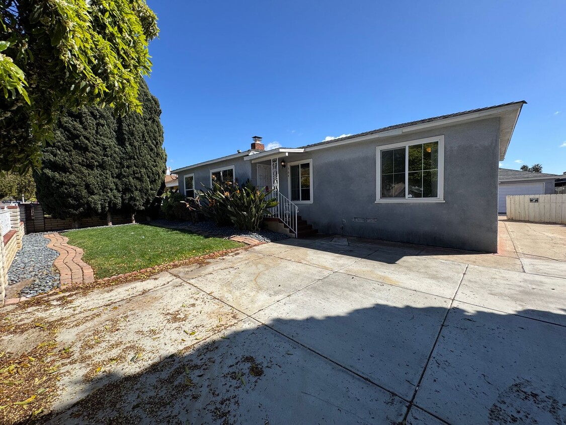 Primary Photo - Charming 3-Bedroom Home with a spacious ya...