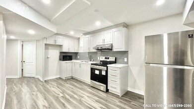 Building Photo - 16 Hawtrey Rd