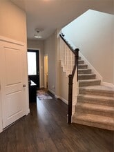 Building Photo - 10719 Pleasant View Dr