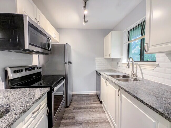 Foto del edificio - 5329 Reiger Ave