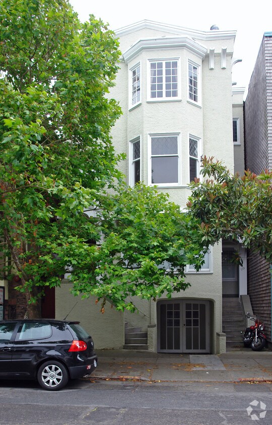 Primary Photo - 331-335 Hugo St