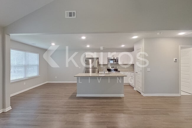 Building Photo - 118 Western Red Cedar Dr