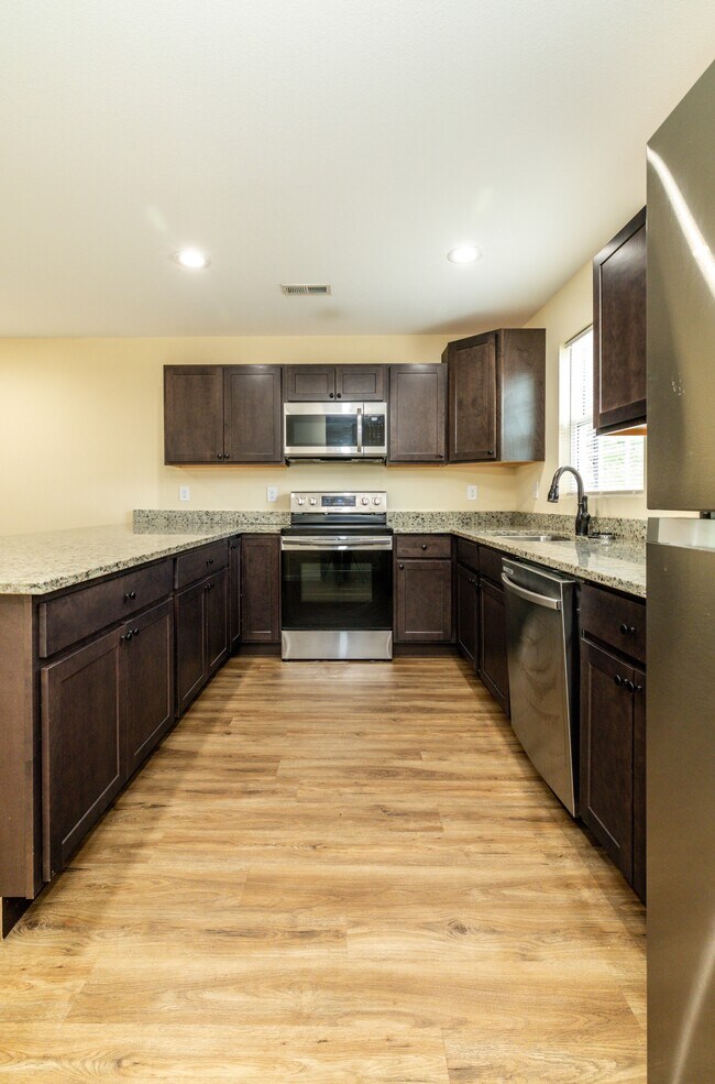 Foto del edificio - 910 Warrior Hill Dr