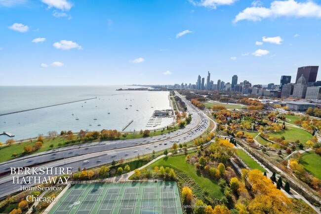 Foto del edificio - 400 E RANDOLPH Street