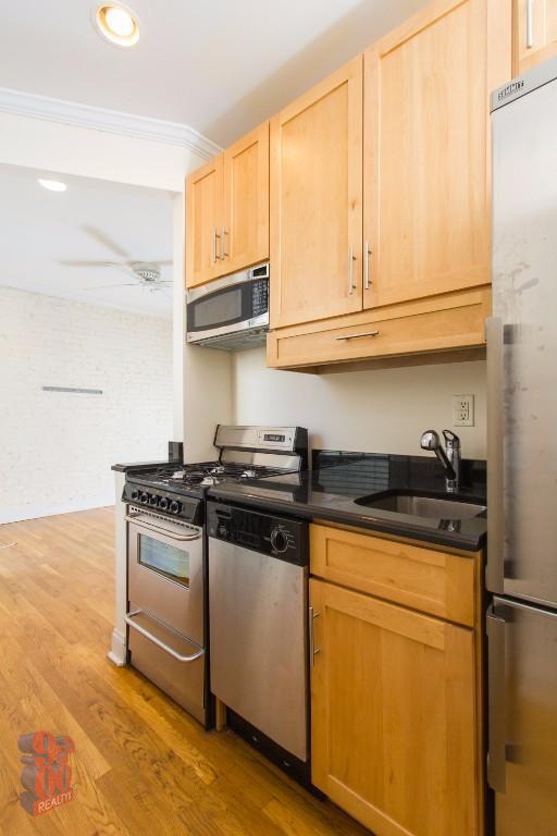Foto del edificio - 432 E 13th St