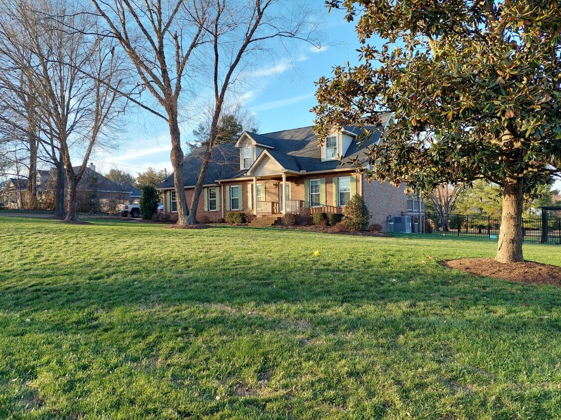 Primary Photo - 907 Bedford Pl