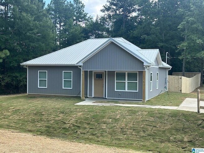 Building Photo - 15 Colonial Ln