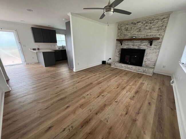 Foto del edificio - 7616 Lingerfelt Rd